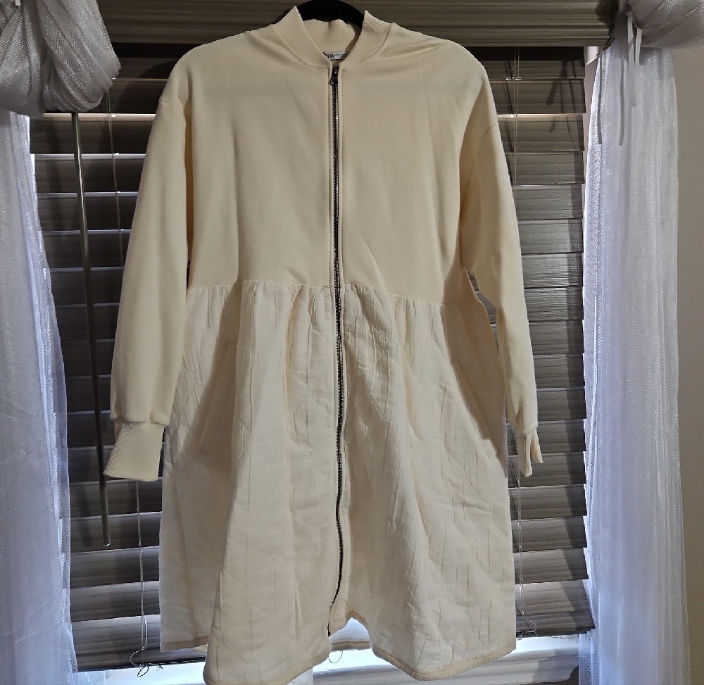 Cream Zip-Up Long Coat